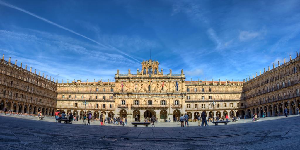 Smart-Tech Plaza Apartment Salamanca Bagian luar foto