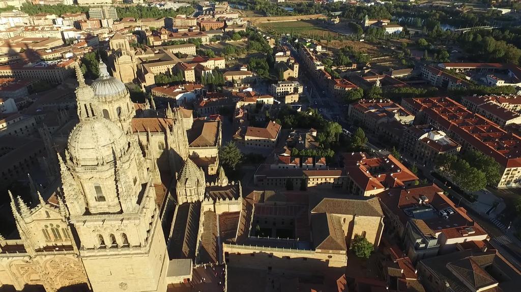 Smart-Tech Plaza Apartment Salamanca Bagian luar foto